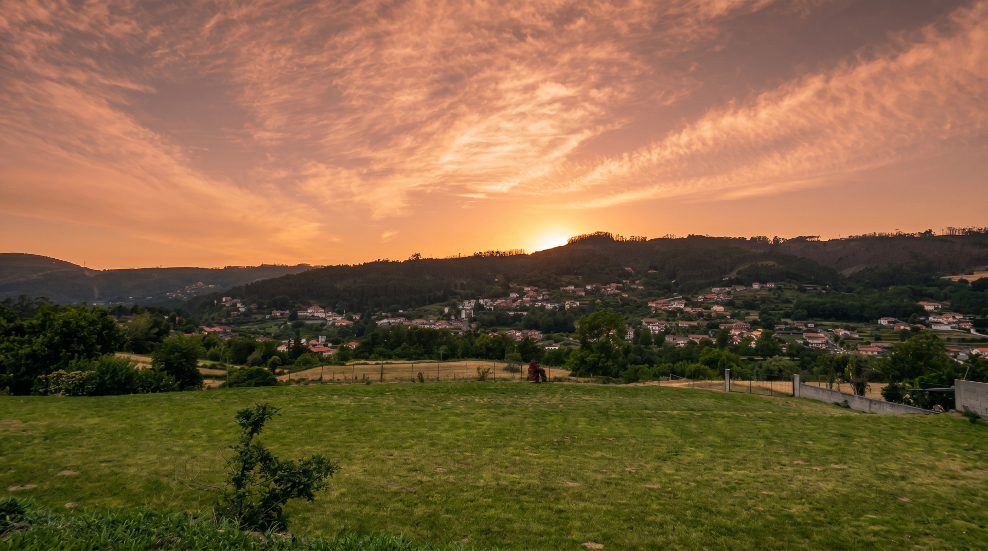 Pôr-do-sol sobre o vale a partir do Chão da Carvalha